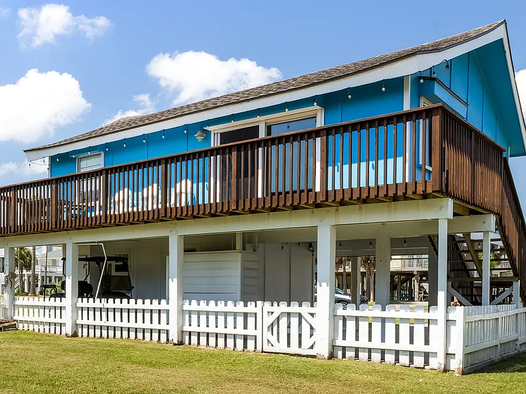 13735 Pirates Beach Blvd — Photo 27