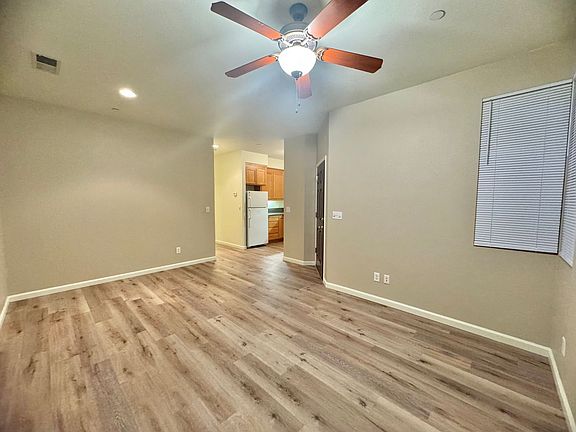 3rd image of 2052 Hartford Dr #431