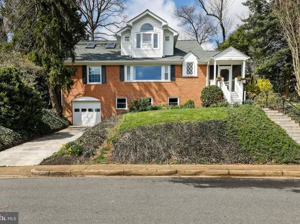 802 Parkway Trl, Alexandria, VA 22302