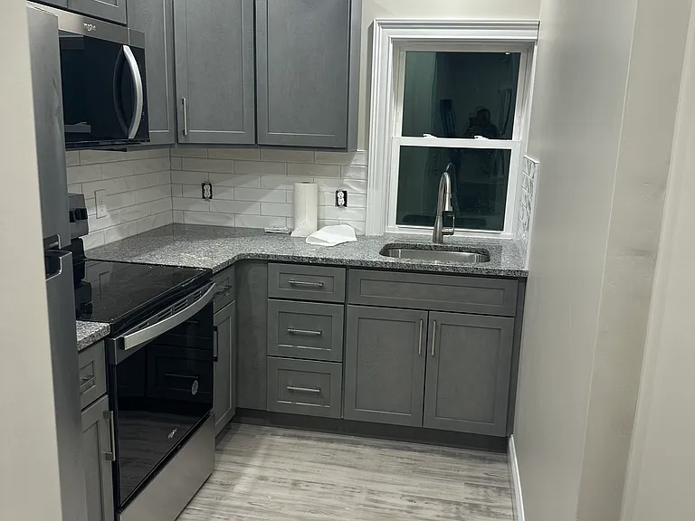 5 Hern Ave #1F — Photo 2