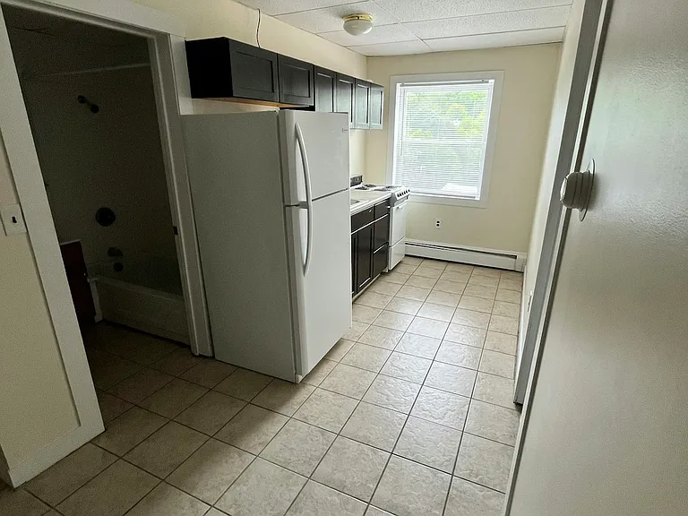 48 Main St #33 — Photo 4