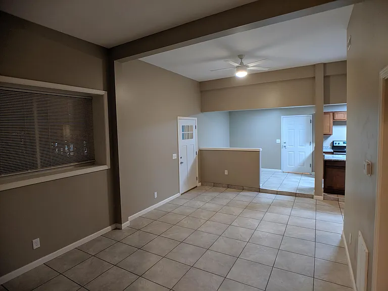 2435 S Dixie Dr — Photo 22