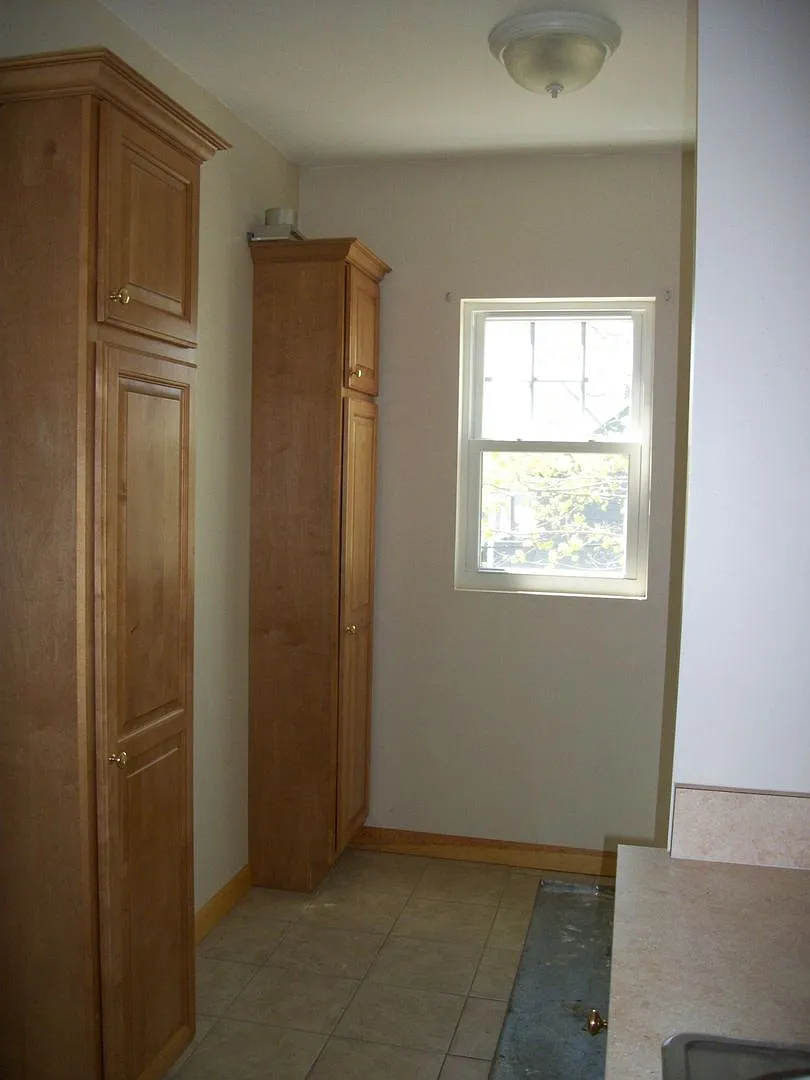 104-106 E Alvord St — Photo 3