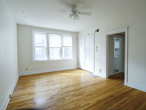 3rd image of 4943 Buckingham Ct #2N