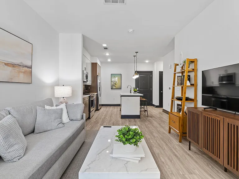 Axis Midtown — Photo 15