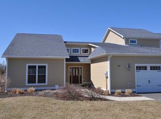 381 Laurel Ln, Rhinebeck, NY 12572