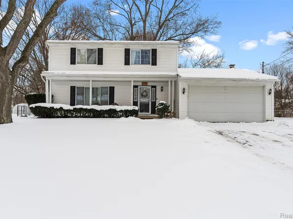 1111 Trotwood Ln, Flint, MI 48507