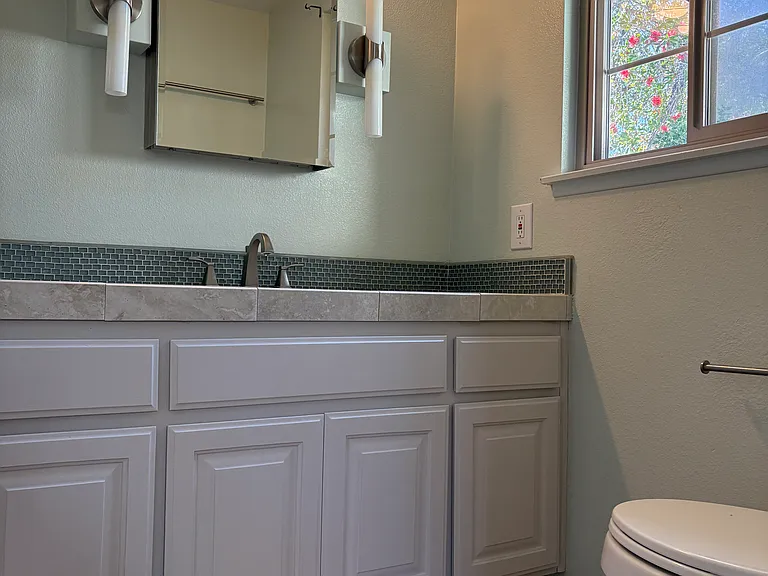 415 Wellington Dr — Photo 15