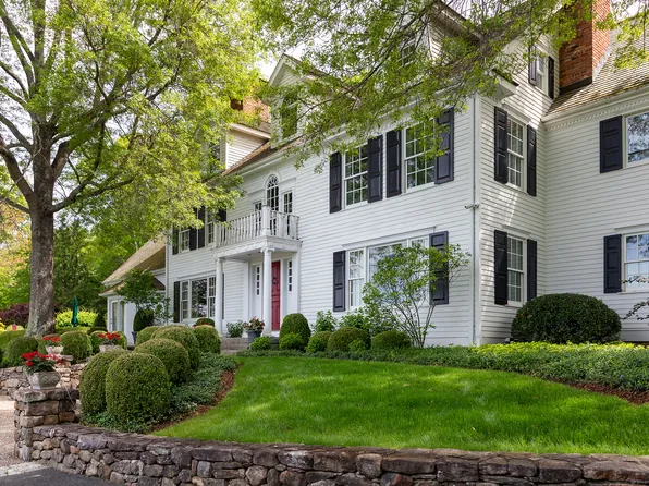 8 Bayberry Hill, Roxbury, CT 06783