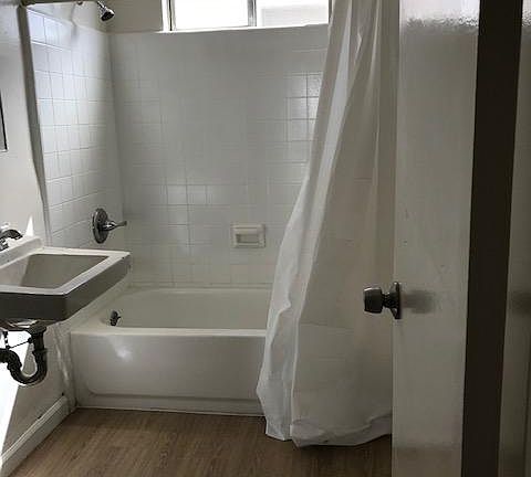 5th image of 12610 Caswell Ave APT 6