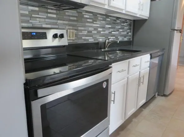 24325 Detroit Rd APT 103B, Westlake, OH 44145