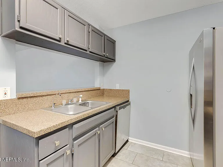 3811 Autumn Leaf Ct — Photo 9