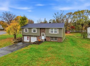 11 Clubhouse Dr, West Middlesex, PA 16159