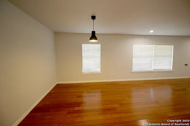 64 Vaughan Pl — Photo 12