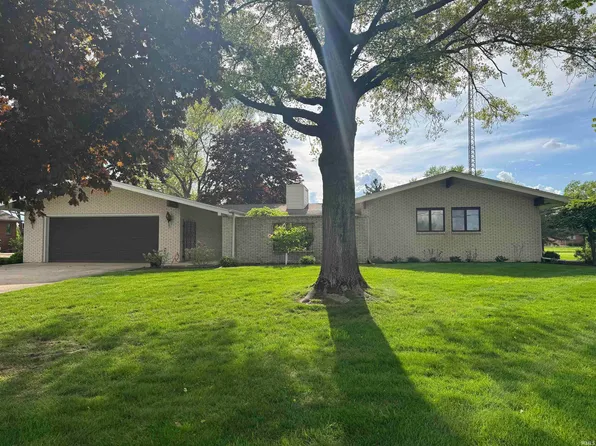 10059 Quince Rd, Plymouth, IN 46563