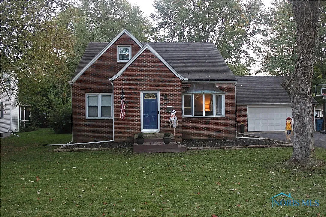 4 bed, 1619 sqft, $2,525 — Photo 3