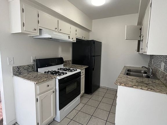 5th image of 1730 N Fair Oaks Ave APT 11