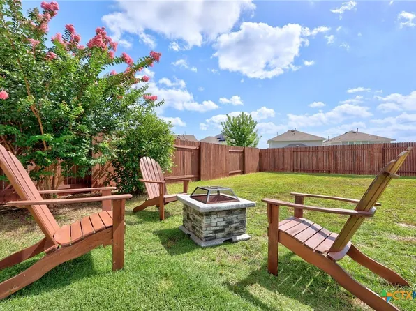 116 W Oakstone Dr, Georgetown, TX 78628