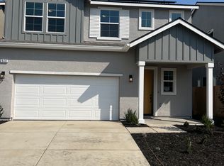 948 W Prescott Ave, Visalia, CA 93291