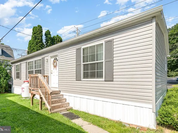 3598 Mobile Rd, Harrisburg, PA 17109