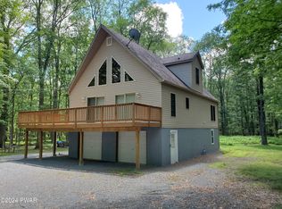 186 Oak Hill Rd, Hawley, PA 18428