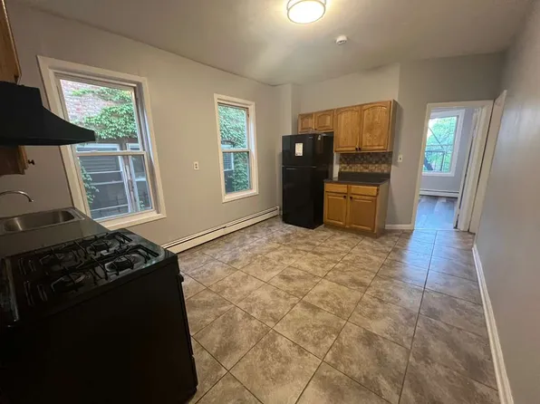 263 Rosa Parks Blvd APT 4, Paterson, NJ 07501