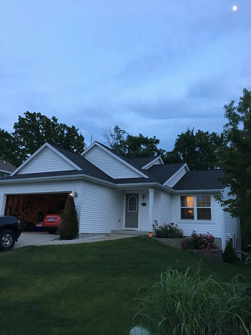 3718 Cedar Landing Dr SE photo 1