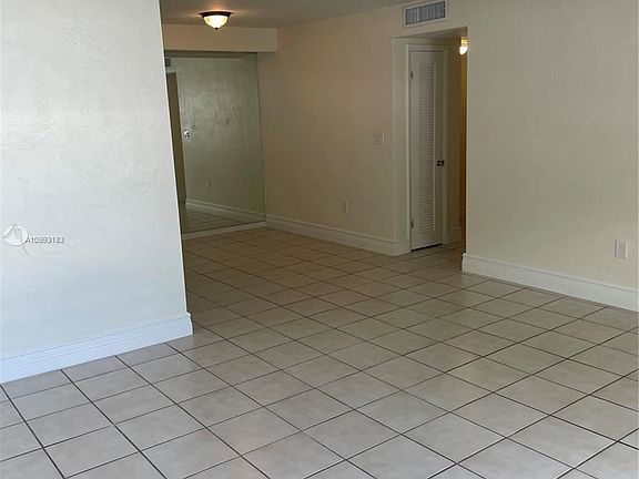 5th image of 1205 Mariposa Ave APT 327