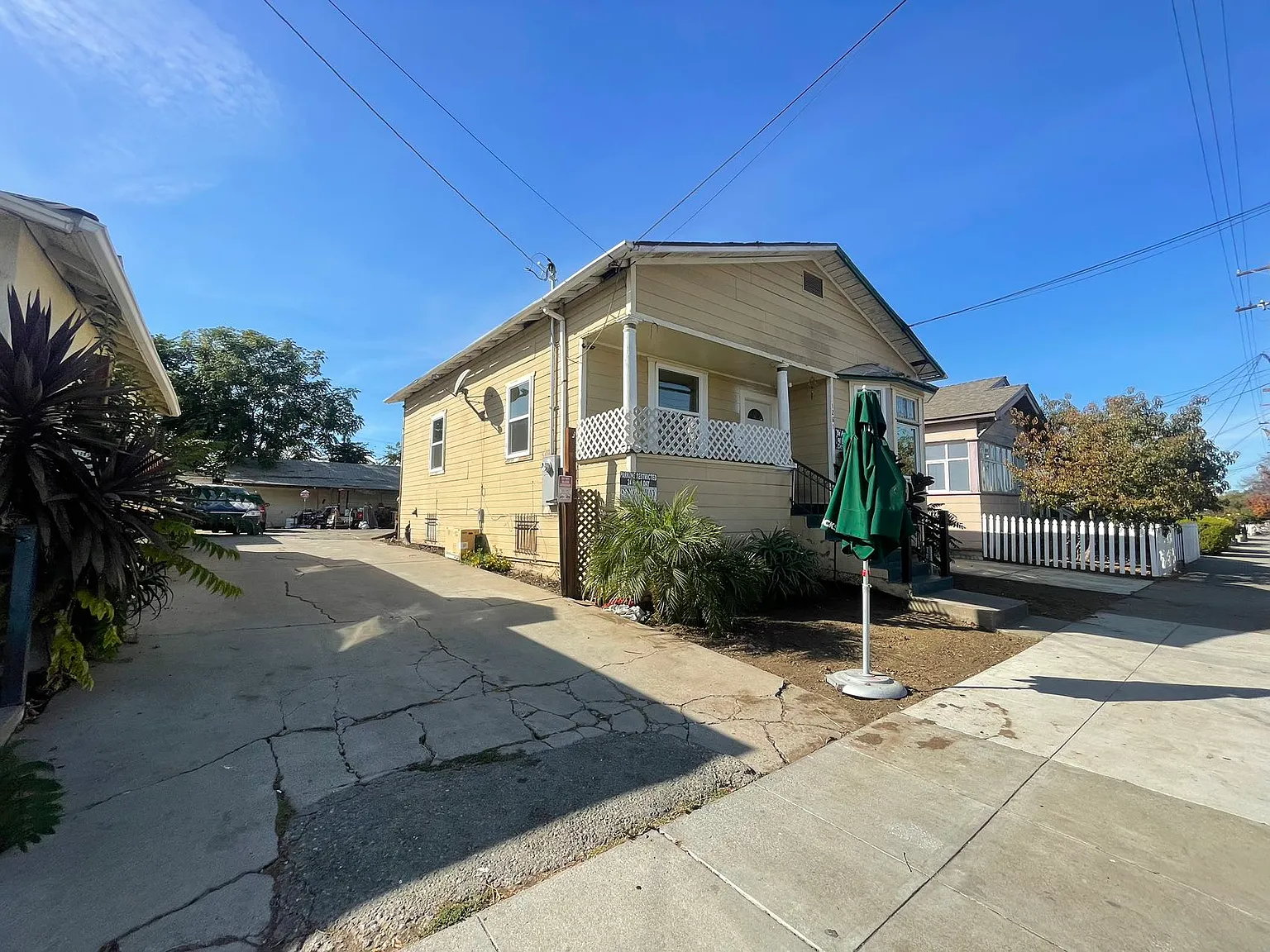 1287 Vine St photo 1