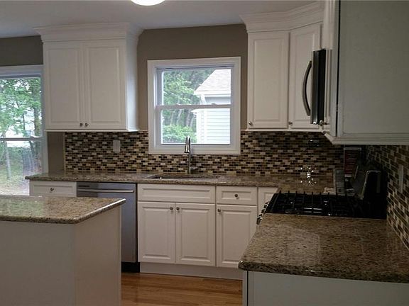 3rd image of 12 Panama Ct