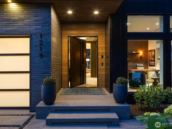 1215 96th Avenue SE, Bellevue, WA 98004