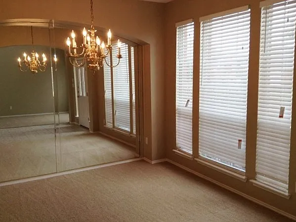 1360 Calvert Dr — Photo 5