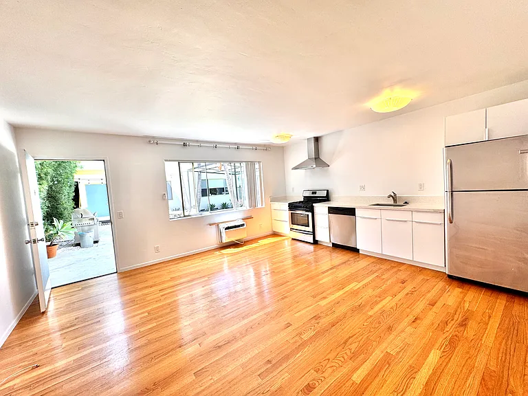 4100 Warner Blvd #I — Photo 3