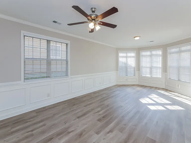 184 Greenview Dr — Photo 5