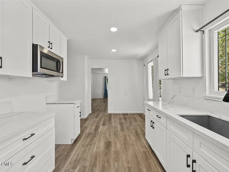1135 W Pillsbury St #1135 — Photo 3