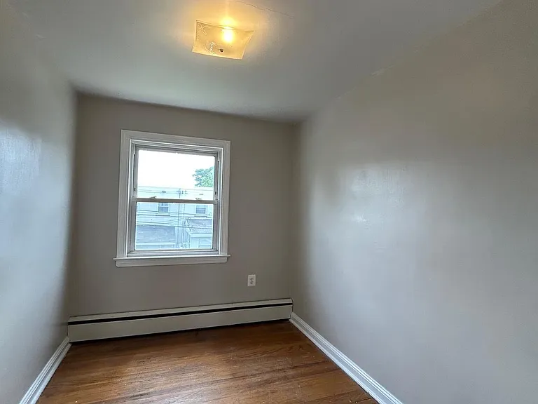 1852 Harfman Dr — Photo 13