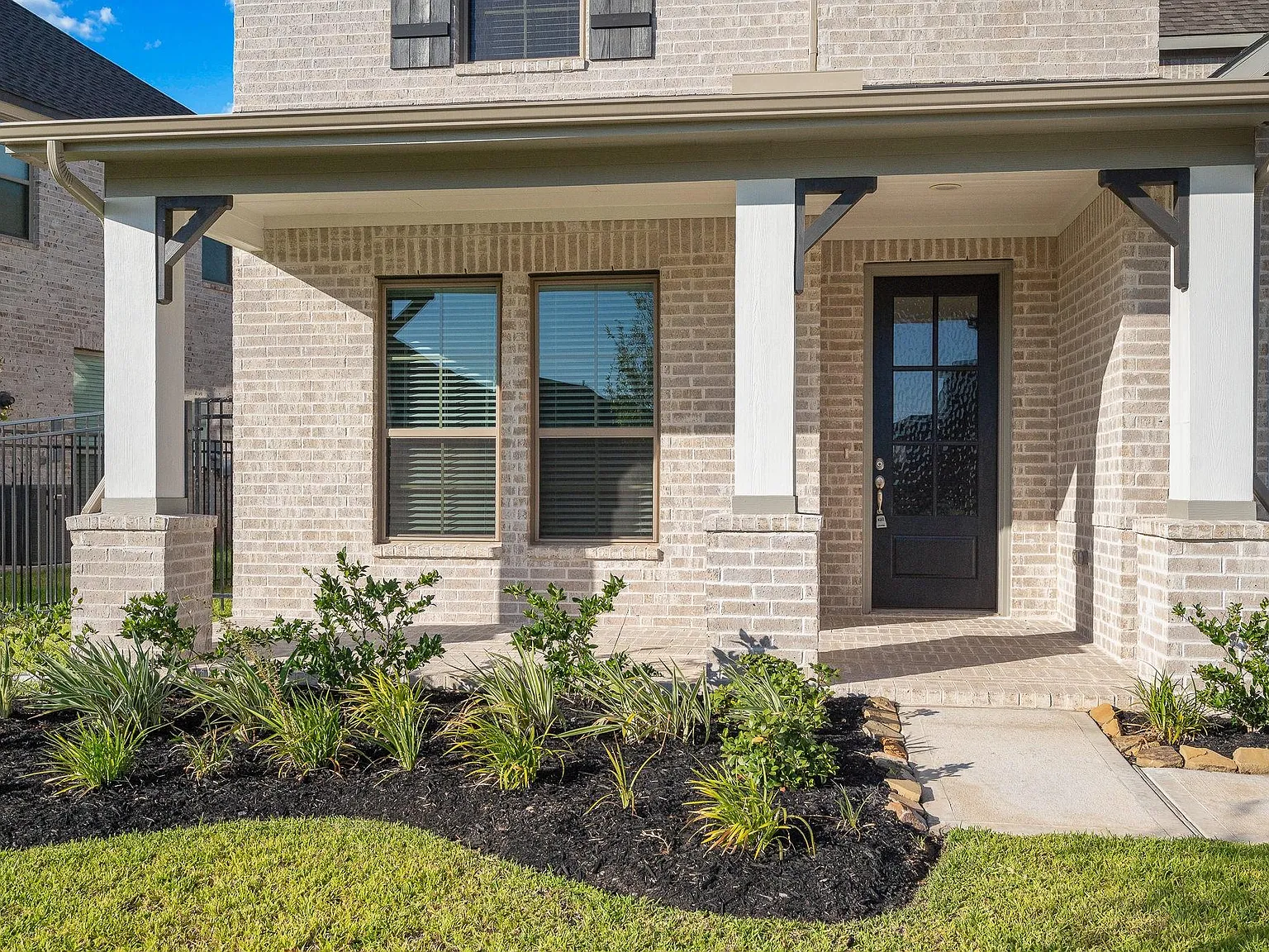 4 bed, 3.0 bath, 2616 sqft, $4,300 — Photo 3