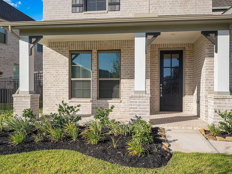 804 Sarasota Shore Dr — Photo 3