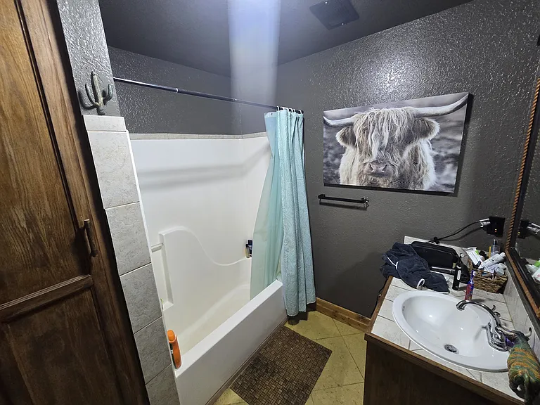 178 Emmanuel Dr — Photo 13