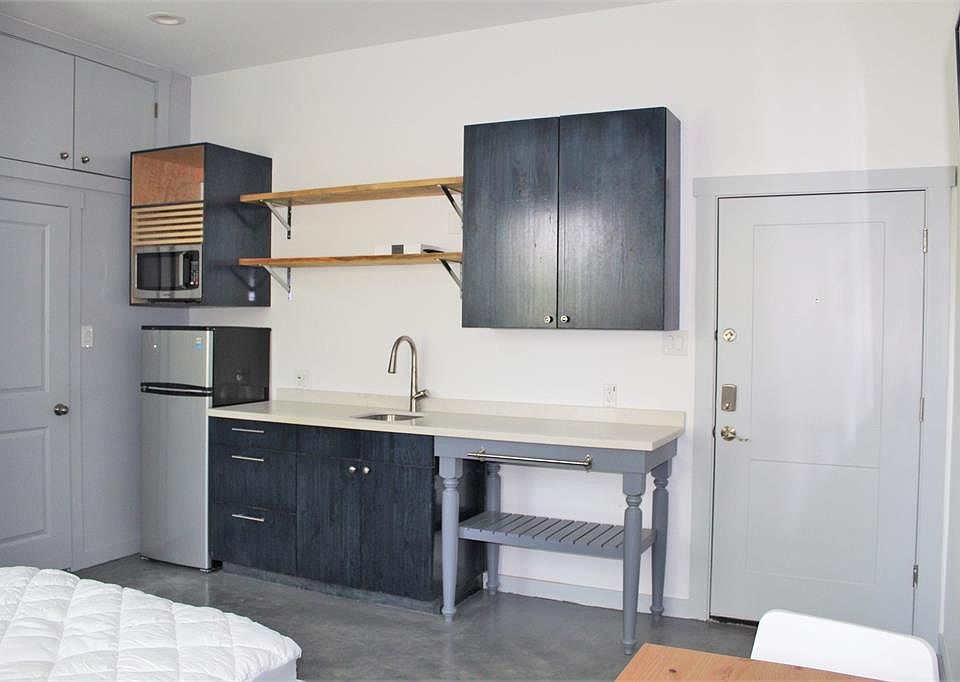 1st image of 802 University Ave #7