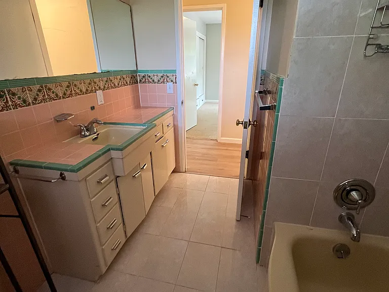 49 Meadow View Rd — Photo 11