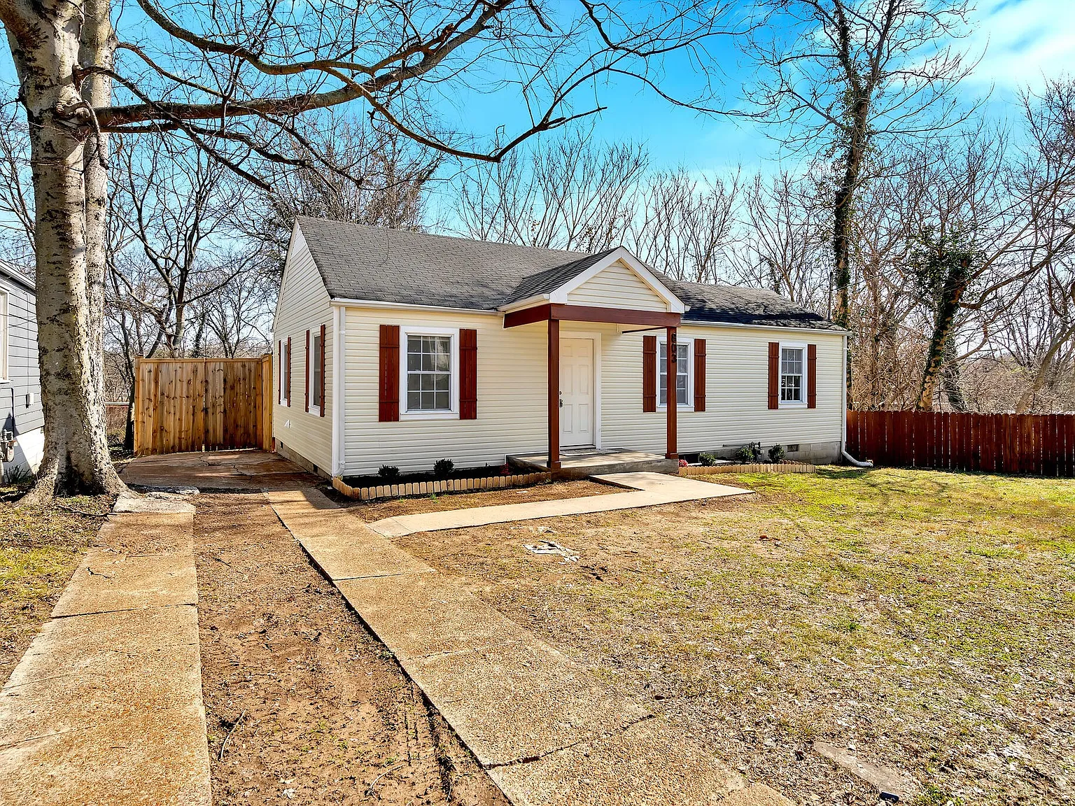 2 bed, 1.0 bath, 853 sqft, $1,950 — Photo 2