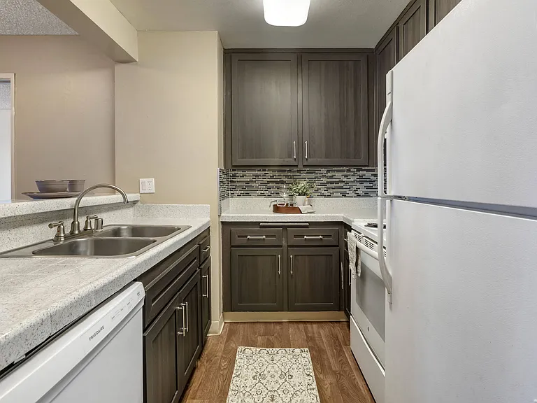 Northview-Southview Apartment Homes — Photo 12