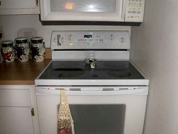 newer stove and microwave will stay
