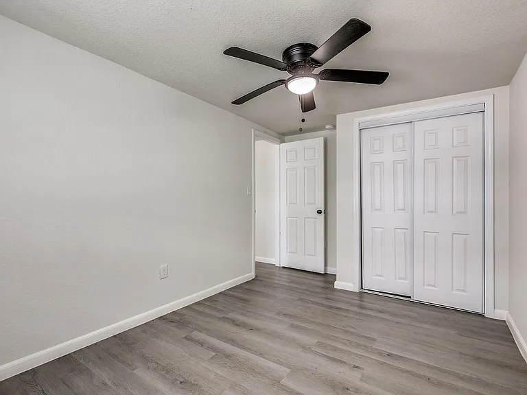 Elmwood Triplex — Photo 18