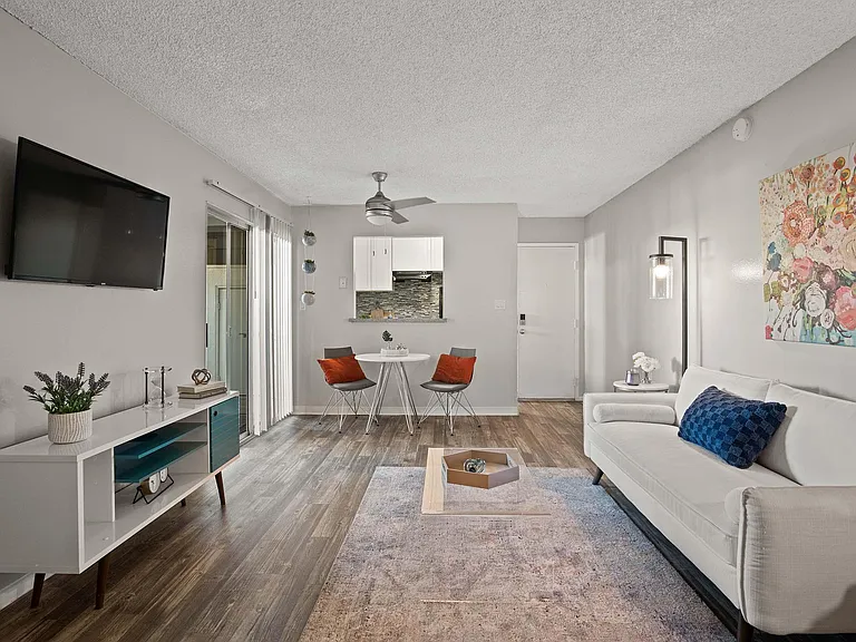 Brookwood Apartments — Photo 7