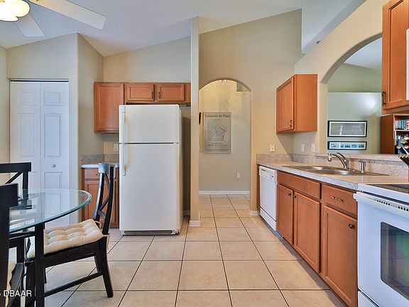 5th image of 113 Fountain Lake Blvd