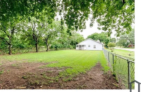 3 bed, $2,200 — Photo 3