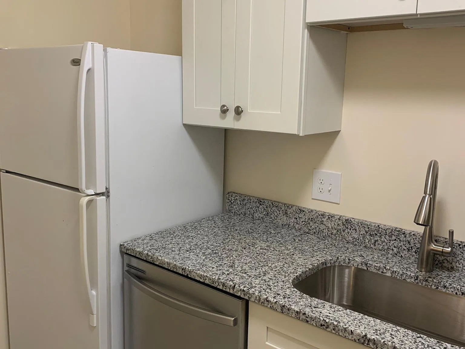 320 Salem St — Photo 4