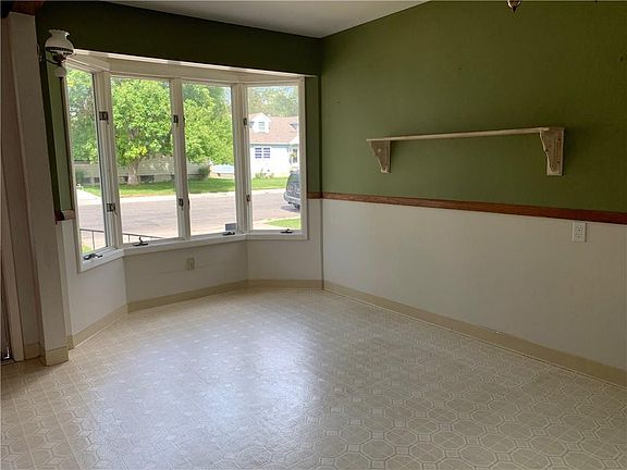 4th image of 1330 Avenue E